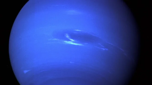 Researchers find Neptune’s atmosphere holds more oxygen than Uranus’s