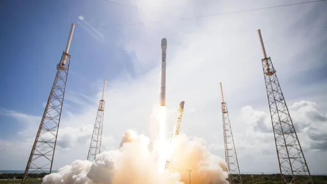 SpaceX launches Falcon 9 Starlink mission from Vandenberg after pause